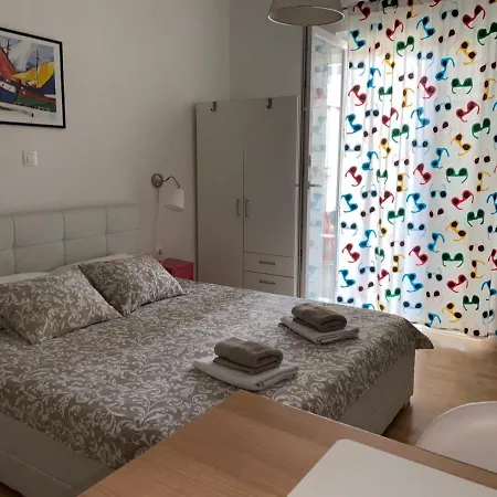 Apartment Queen Corner *